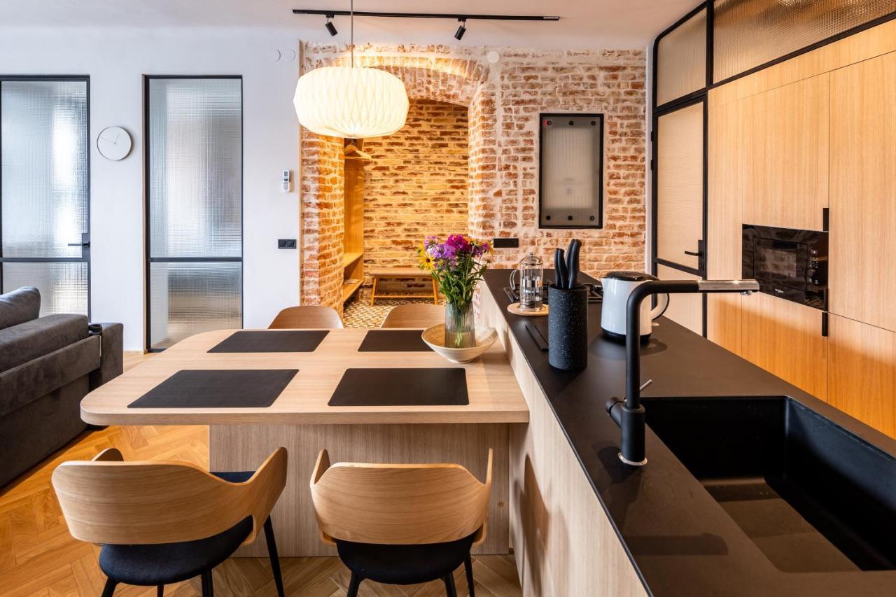 Onlviv Apartments Rynok Square 18/2 المظهر الخارجي الصورة